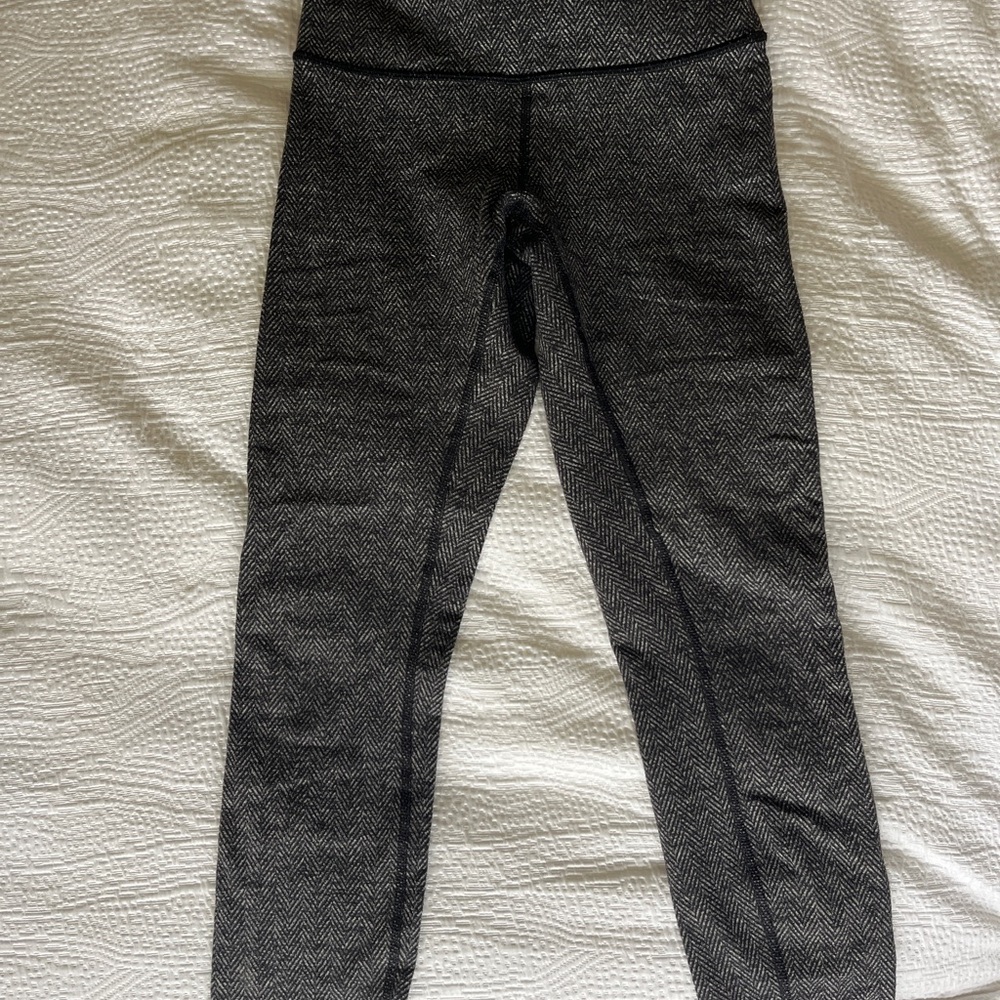 Lululemon Charcoal Herringbone 25” Leggings Size 4